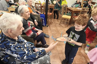 Společné tvoření s dětmi z mateřské školy