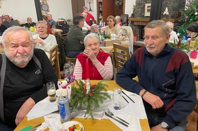 Vánoční posezení v Domově U Nás 2025