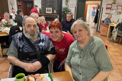 Vánoční posezení v Domově U Nás 2025