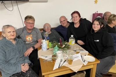 Vánoční posezení v Domově U Nás 2025