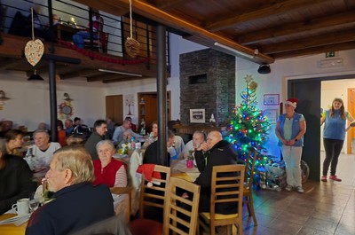 Vánoční posezení v Domově U Nás 2025