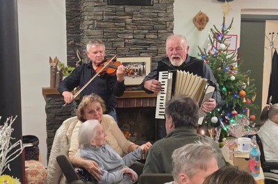 Vánoční posezení v Domově U Nás 2025