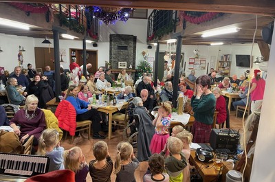 Vánoční posezení v Domově U Nás 2025