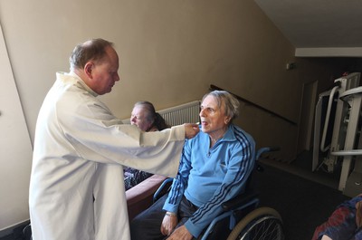 Bohoslužba s panem farářem v Domově U Nás