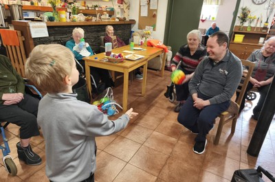 Oslava MDŽ v Domově U Nás 2026